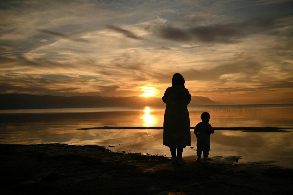 Natural Ways to Support Serotonin & Dopamine